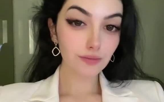 ShiftyMine onlyfans leaked – Braless show off big boobs