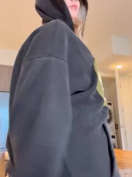 Lina Belfiore onlyfans leaked – Hoodie striptease so lewd